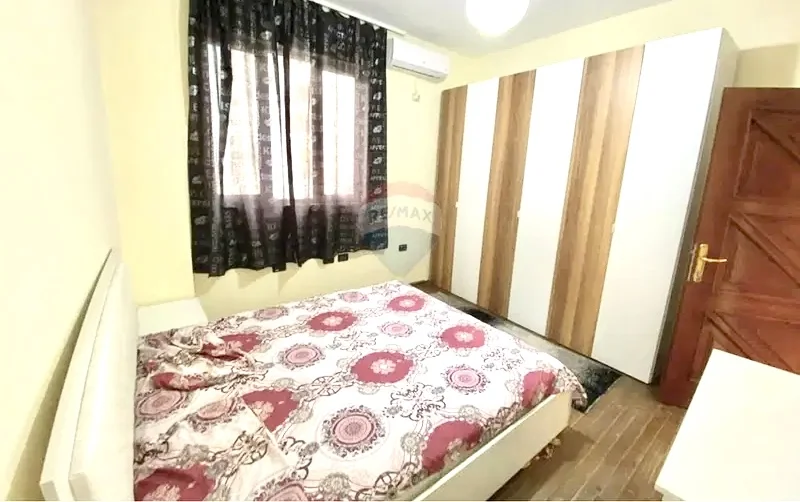 Tirane, jepet me qera apartament 2+1 Kati 2, 100 m² 550 € 