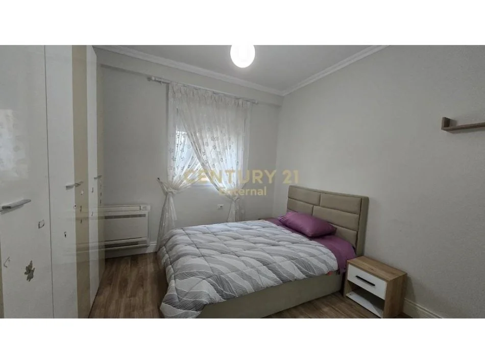 Tirane, jepet me qera apartament 2+1 Kati 5, 114 m² 1.000 € (Stadiumi Dinamo)