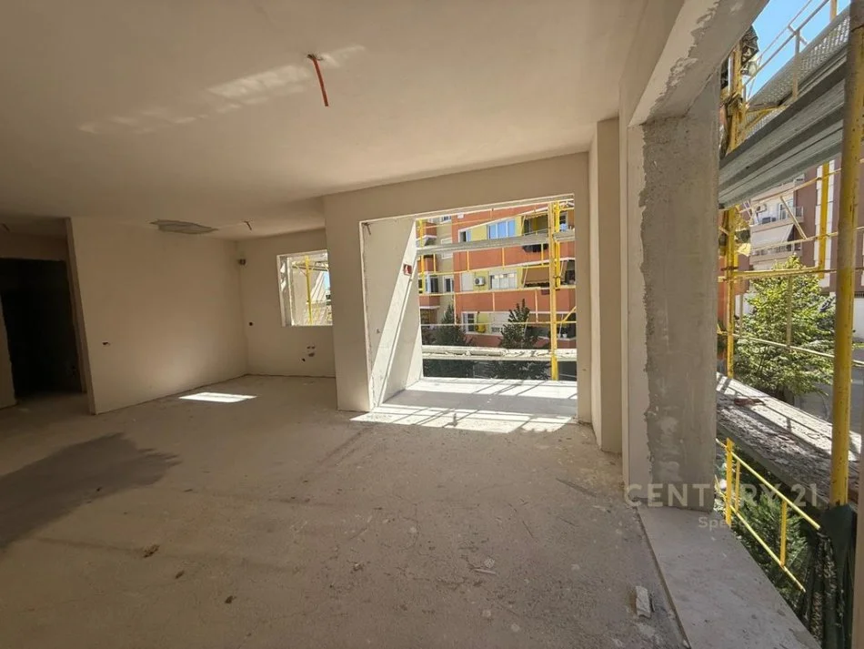 Tirane, shes apartament 1+1+Aneks+Ballkon Kati 5, 85 m² 185.900 € 