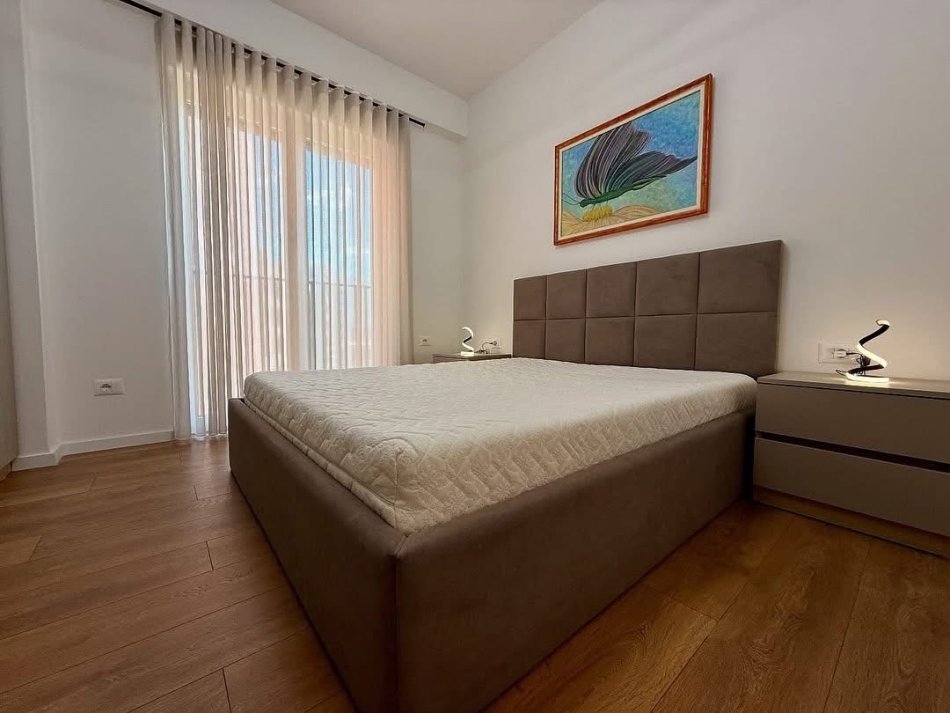 Tirane, jepet me qera , 