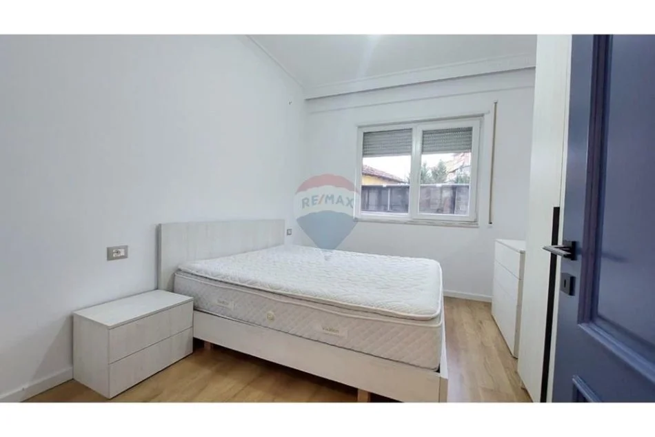 Tirane, shitet apartament 2+1+Ballkon Kati 2, 89 m² 190.000 € (Brryli)