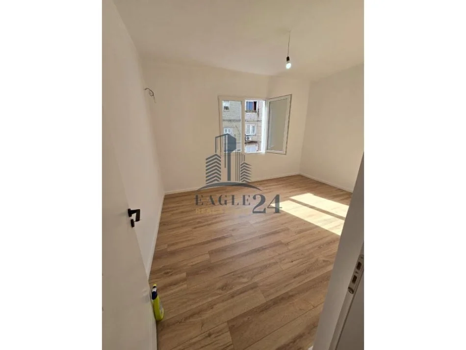 Tirane, shitet apartament 2+1 , 75 m² 129.000 € (oxhaku)