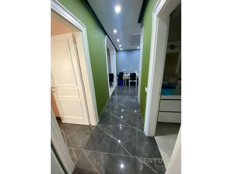 Tirane, shes apartament 2+1+Aneks+Ballkon Kati 3, 110 m² 250.000 € (Vila Gold)