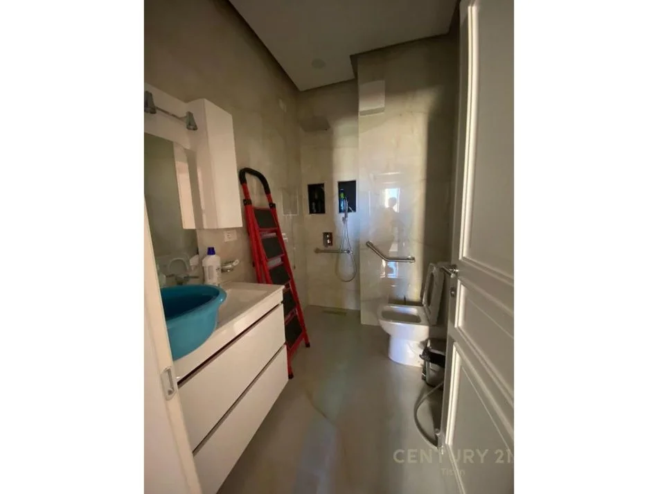 Tirane, shes apartament 2+1+Aneks+Ballkon Kati 3, 110 m² 250.000 € (Vila Gold)