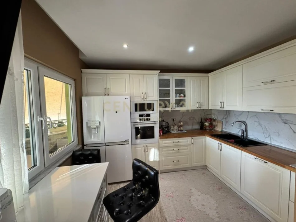 Tirane, shes apartament 2+1+Aneks+Ballkon Kati 8, 147 m² 460.000 € 