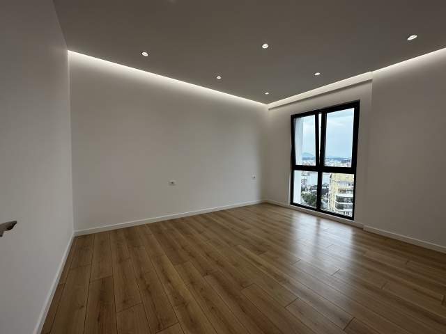 Tirane, jepet me qera apartament 2+1+2+BLK Kati 9, 106 m² 600 Euro (Rr dibres)