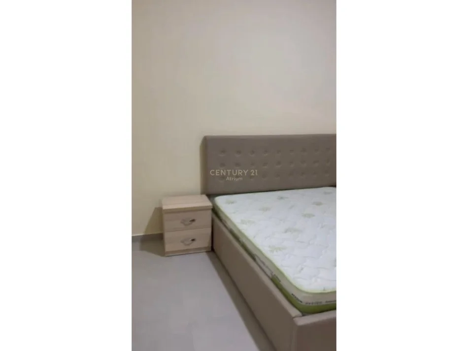 Shqiperi, jepet me qera apartament 2+1 Kati 1, 102 m² 500 € 