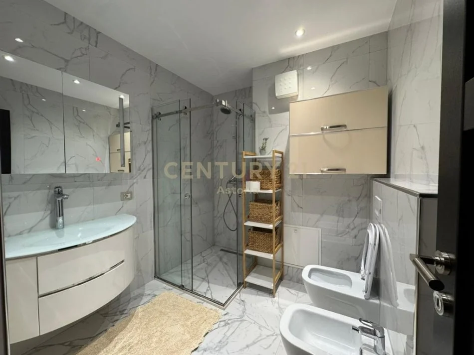 Tirane, shes apartament 2+1+Aneks+Ballkon Kati 8, 147 m² 460.000 € 