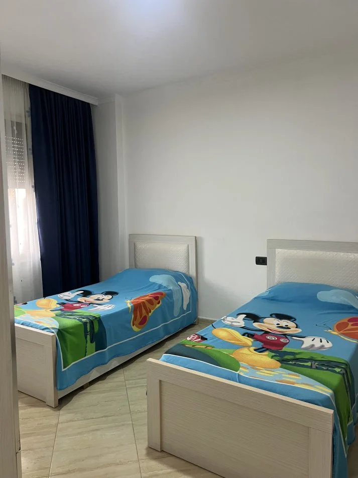 Tirane, jepet me qera apartament 2+1+Ballkon Kati 4, 95 m² 430 € (Rruga Loni Ligori Vero Kafe ASTIR)