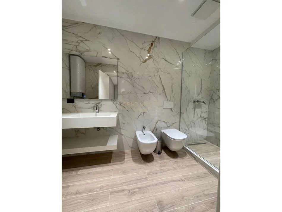 Tirane, jepet me qera apartament 2+1+Aneks+Ballkon Kati 5, 111 m² 2.000 € (Galeria ETC)