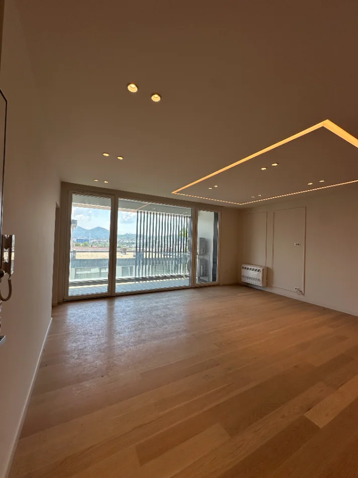 Tirane, shitet apartament 3+1 Kati 1, 154 m² 350.000 € 