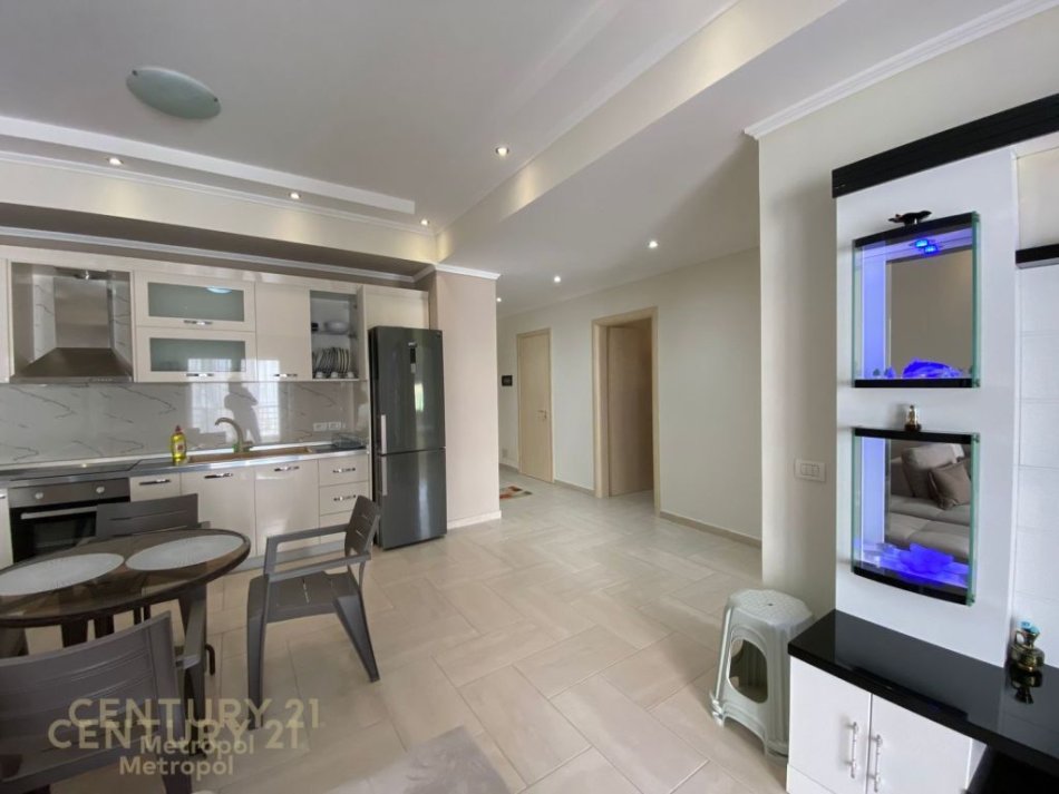 Tirane, jepet me qera apartament 2+1 Kati 3, 103 m² 450 € (Fresk)