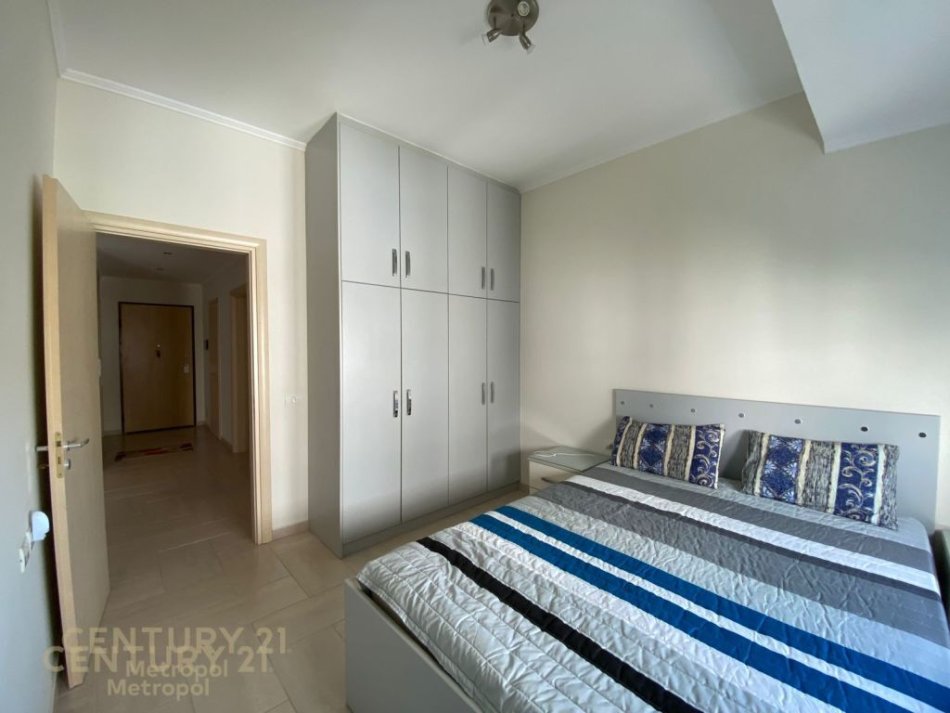 Tirane, jepet me qera apartament 2+1 Kati 3, 103 m² 450 € (Fresk)