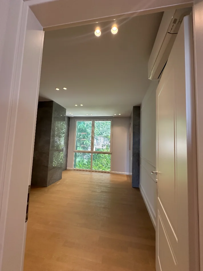 Tirane, shitet apartament 3+1 Kati 1, 154 m² 350.000 € 