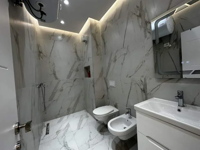 Tirane, jepet me qera apartament 2+1+2+BLK Kati 9, 106 m², Rr dibres)
