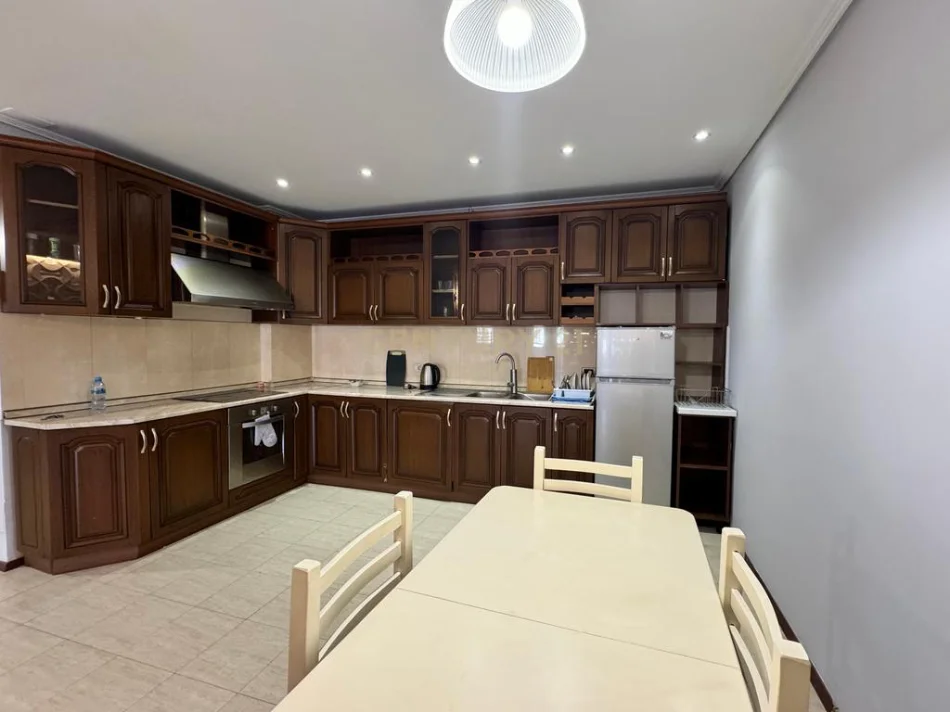 Tirane, shes apartament 2+1+Aneks+Ballkon Kati 9, 98 m² 350.000 € 
