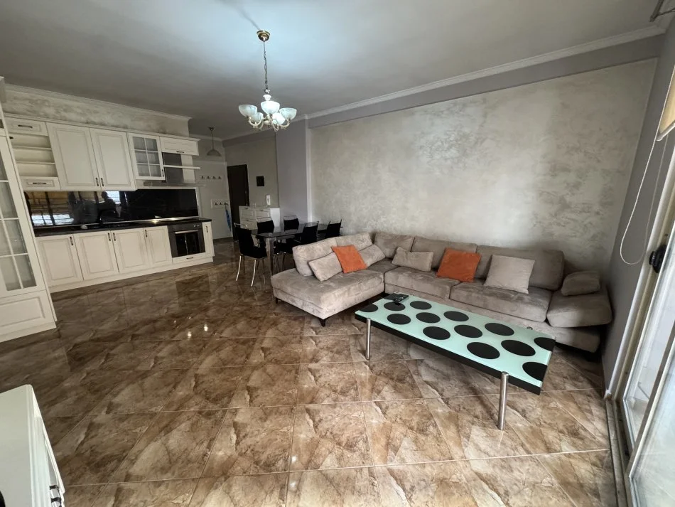 Tirane, jepet me qera apartament 2+1 , 110 m² 550 € (Astor)