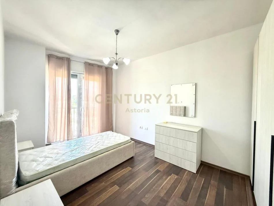 jepet me qera apartament 2+1 , 87 m² 550 €