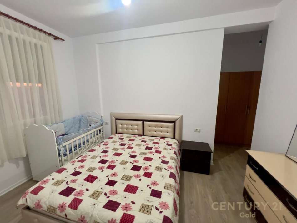 Tirane, jepet me qera apartament 2+1 Kati 9, 85 m² 600 € (Ish Fusha e Aviacionit)