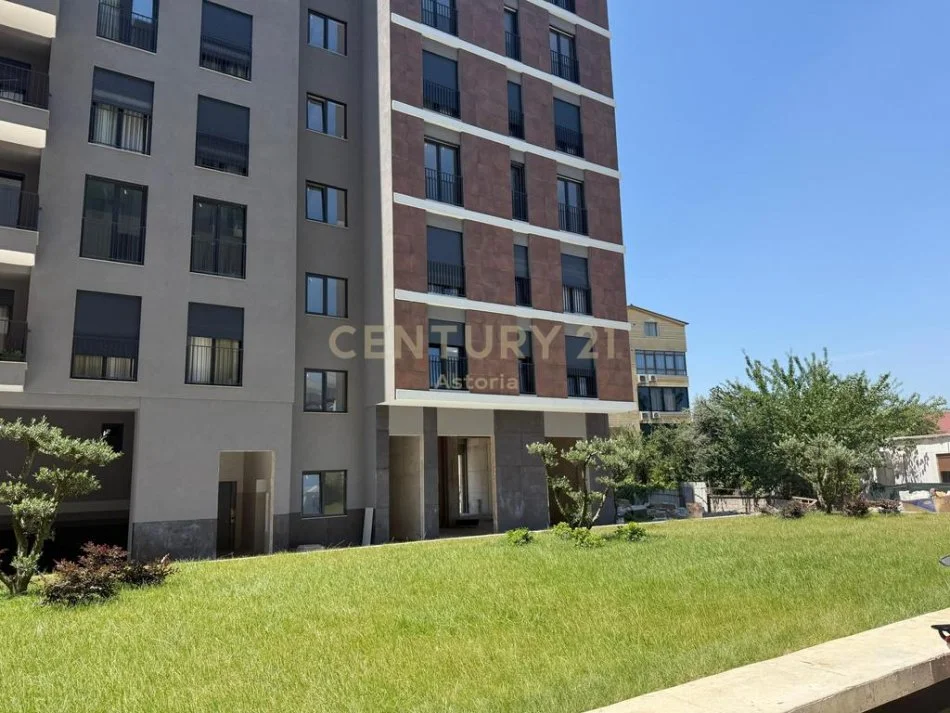 jepet me qera apartament 2+1 , 87 m² 550 €