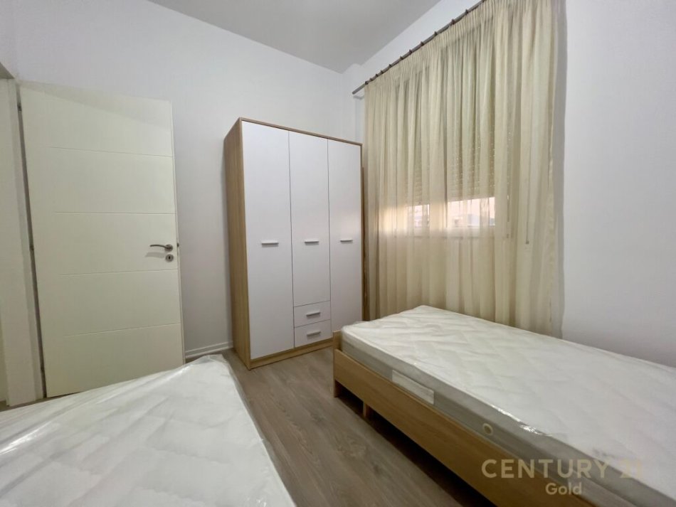 Tirane, jepet me qera apartament 2+1 Kati 9, 85 m² 600 € (Ish Fusha e Aviacionit)