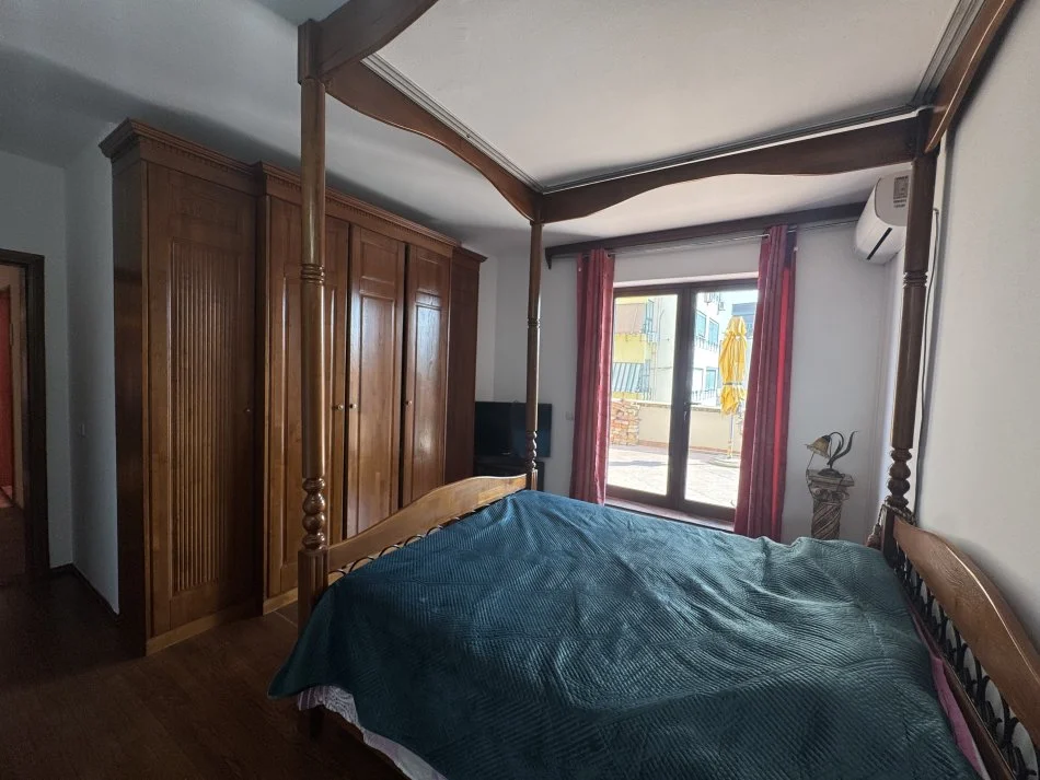 Tirane, jepet me qera apartament Kati 5, 100 m² 650 € 