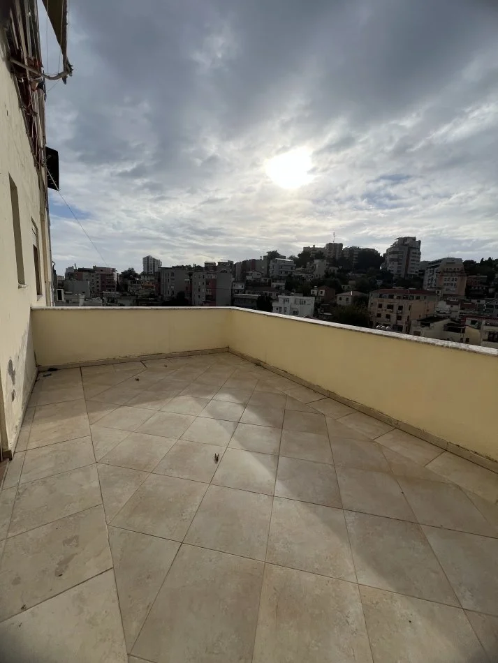 Durres, shitet apartament 2+1+Ballkon Kati 7, 167 m² 192.000 € 