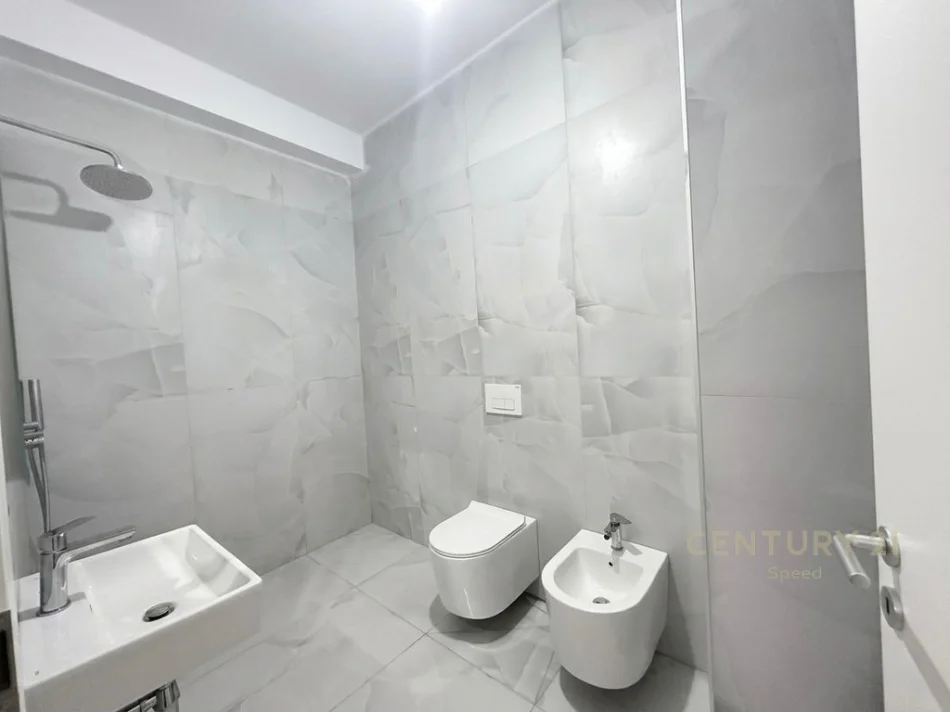 Tirane, shes apartament 1+1+Aneks+Ballkon Kati 6, 65 m² 120.000 € 
