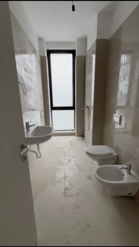 Tirane, shitet apartament 1+1+Ballkon Kati 9, 78 m² 127.000 € 