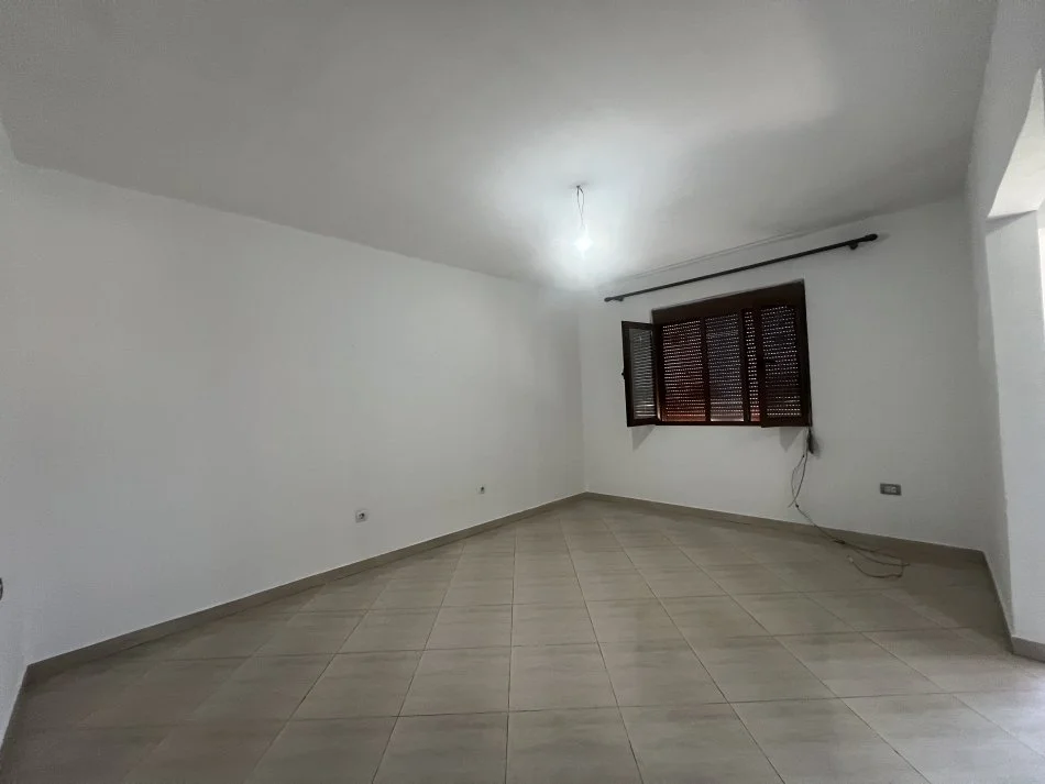 QIRA APARTAMENT 1+1 NE ALLIAS - 0694763092