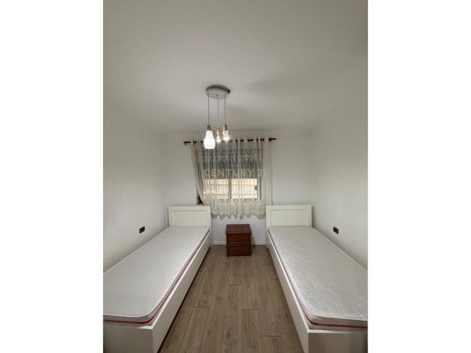 Tirane, jepet me qera apartament 2+1 Kati 4, 85 m² 650 € (Vasil Shanto)
