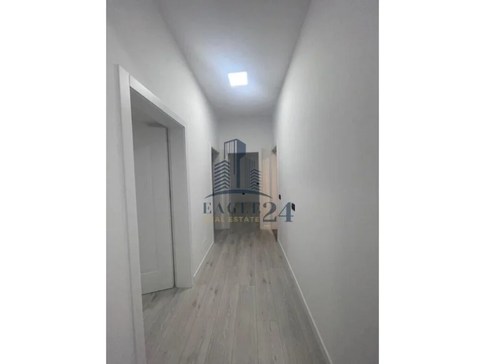 Shqiperi, jepet me qera zyre , 105 m² 1.000 € (myslym shyri)