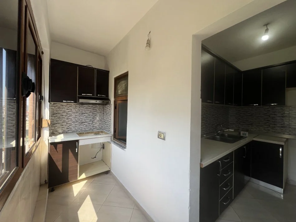 QIRA APARTAMENT 1+1 NE ALLIAS - 0694763092