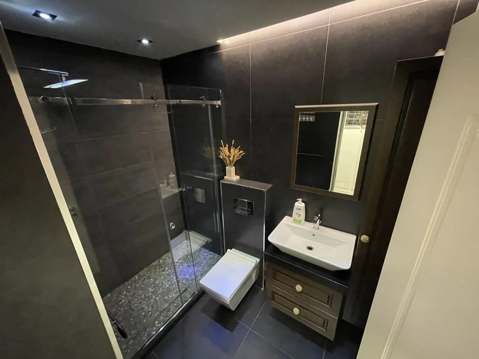 Tirane, jepet me qera apartament 1+1+Aneks+Ballkon Kati 1, 80 m² 550 € (Peti , Liqeni Thate)