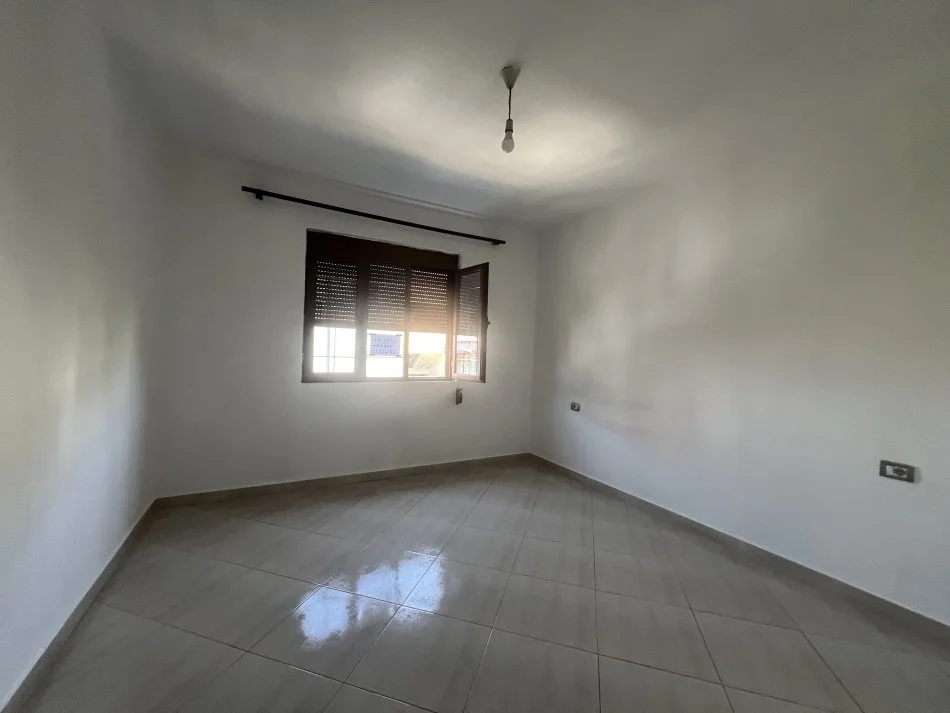 QIRA APARTAMENT 1+1 NE ALLIAS - 0694763092