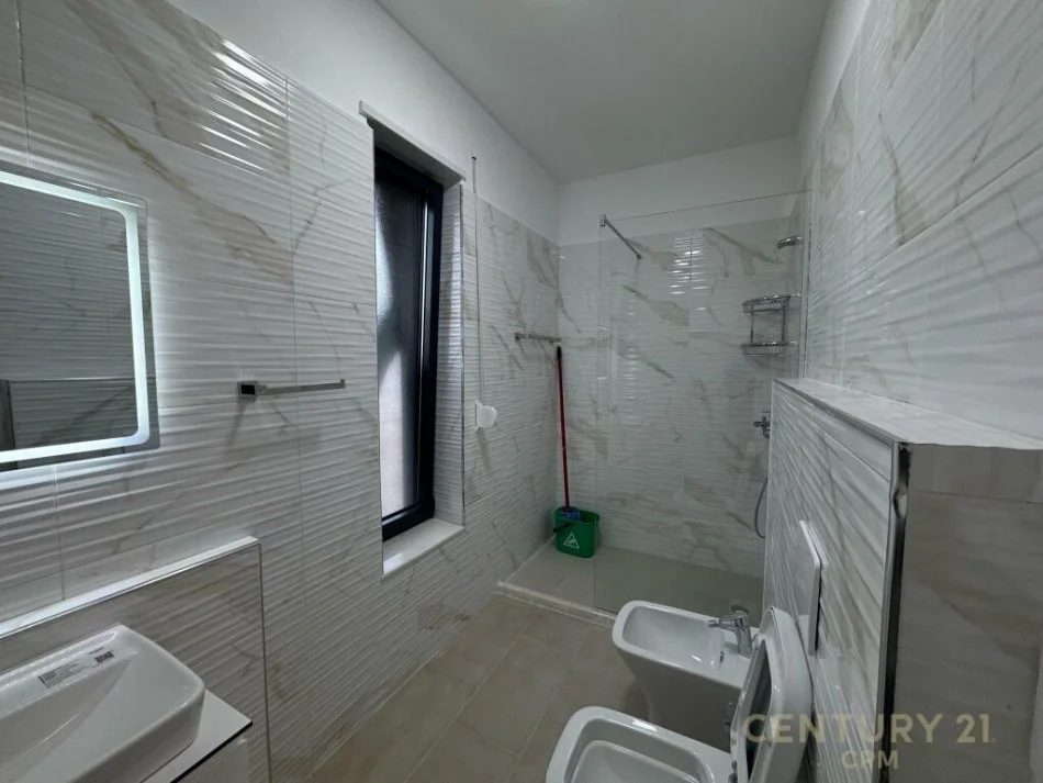 Tirane, jepet me qera apartament 2+1 Kati 6, 100 m² 800 € (Bulevardi i Ri)
