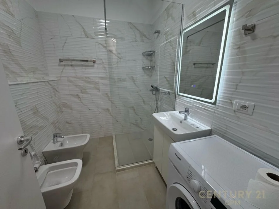 Tirane, jepet me qera apartament 2+1 Kati 6, 100 m² 800 € (Bulevardi i Ri)