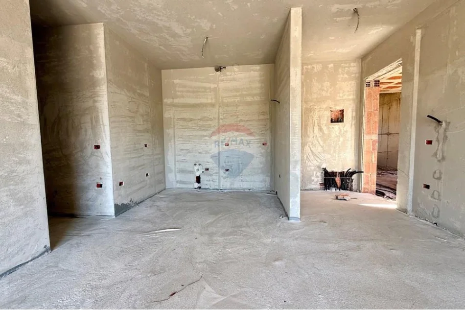 Tirane, shitet 3+1 , 147 m² 338.000 € (Mjull Bathore)