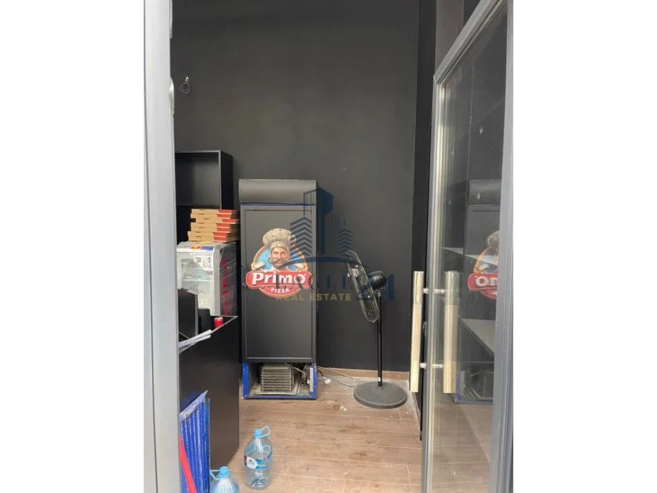 Tirane, shitet ambjent biznesi , 52 m² (liqeni i thate)