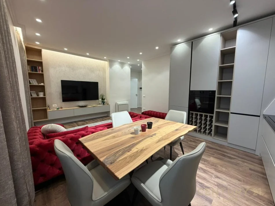 Tirane, shes apartament 1+1+Aneks+Ballkon Kati 7, 70 m² 260.000 € 