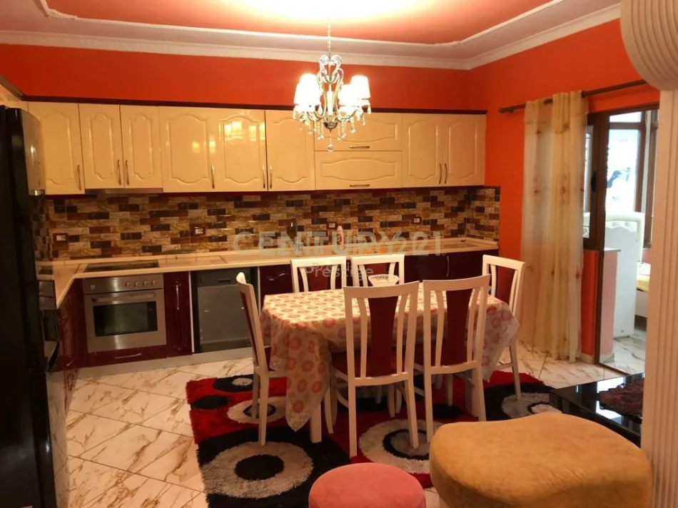 Tirane, shes apartament 3+1+Ballkon Kati 4, 162 m² (Vilat Amerikane)