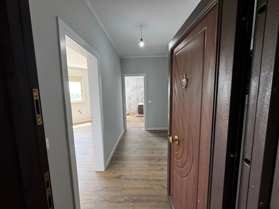 Tirane, shitet apartament 2+1+Aneks+Ballkon Kati 4, 124 m² 142.000 € (Rruga Baftjar Lici)