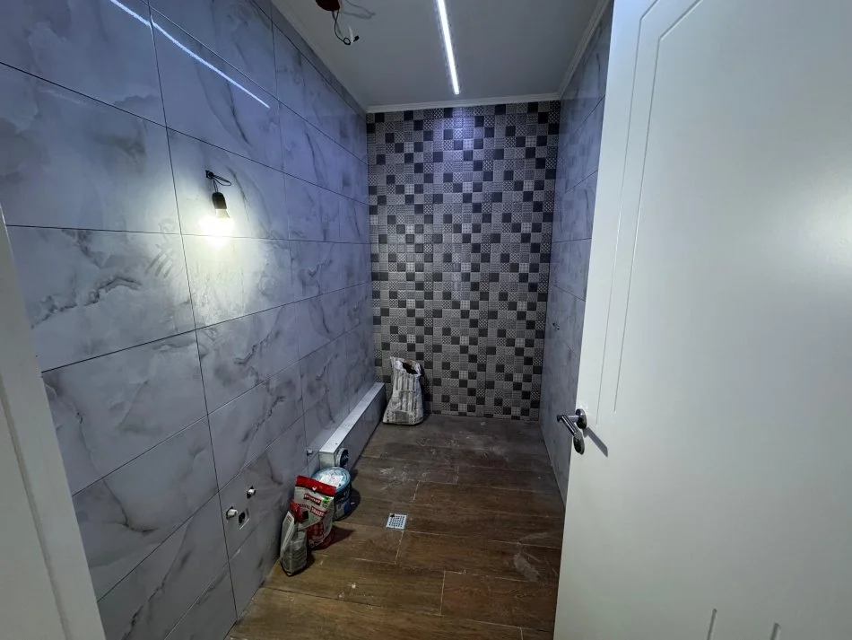 Tirane, shitet apartament 2+1+Aneks+Ballkon Kati 4, 124 m² 142.000 € (Rruga Baftjar Lici)