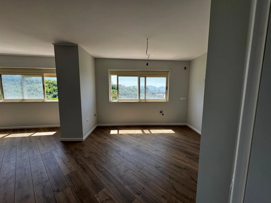 Tirane, shitet apartament 2+1+Aneks+Ballkon Kati 4, 124 m² 142.000 € (Rruga Baftjar Lici)