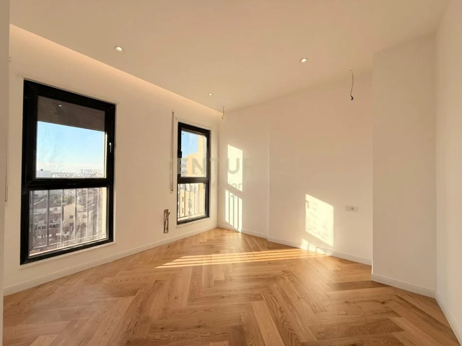 Tirane, shes apartament 2+1+Aneks+Ballkon Kati 7, 105 m² 261.300 € (Shkolla e Kuqe)
