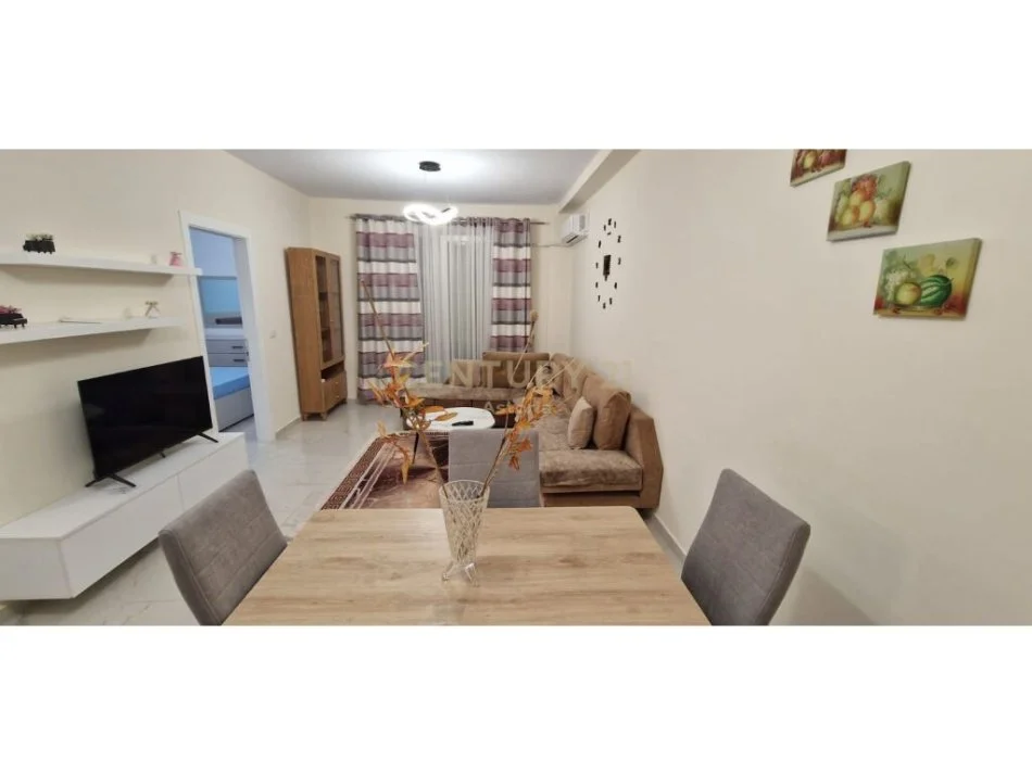 Tirane, jepet me qera apartament 1+1 Kati 3, 65 m² 450 € (Rruga e kavajes)