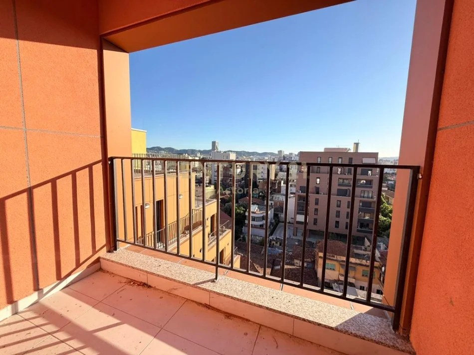 Tirane, shes apartament 2+1+Aneks+Ballkon Kati 7, 105 m² 261.300 € (Shkolla e Kuqe)