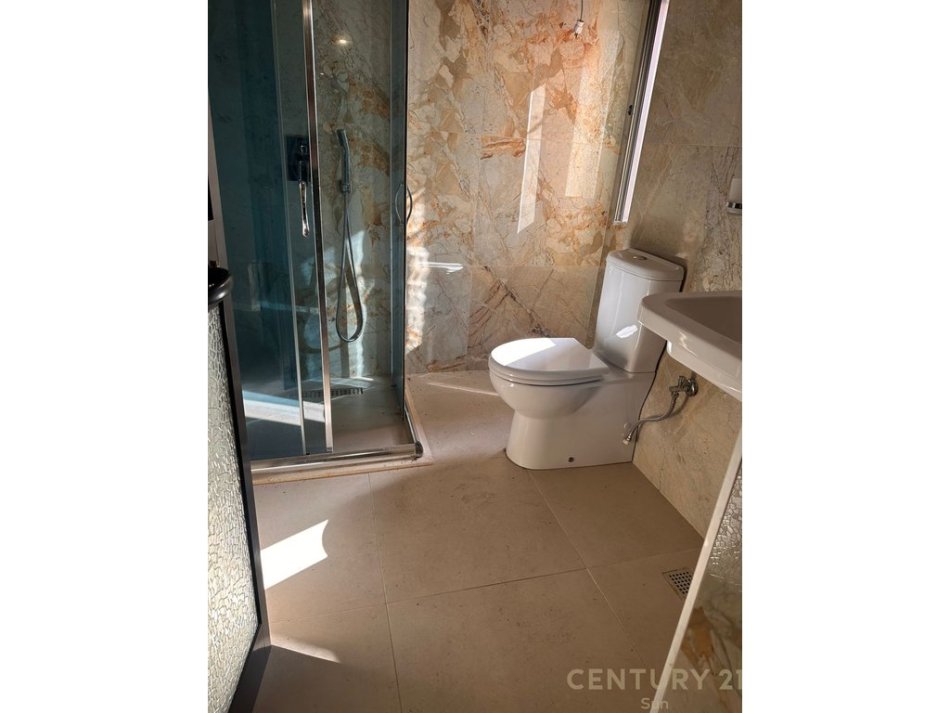Tirane, jepet me qera apartament 1+1 Kati 6, 60 m² 450 € (Rr.e Dibres)