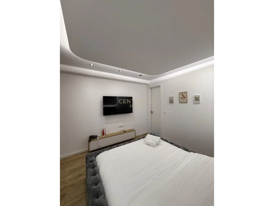 Tirane, jepet me qera apartament 1+1 Kati 0, 62 m² 550 € (21 Dhjetori)