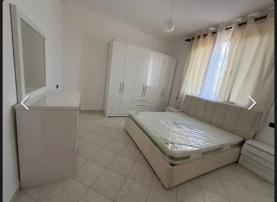 Tirane, jap me qera apartament 1+1+Ballkon Kati 2, (Bulevardi i Ri)